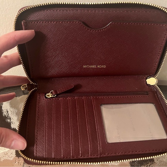 Michael Kors Large Burgundy/Merlot Pebble Leather Wristlet Wallet - Picture 4 of 4